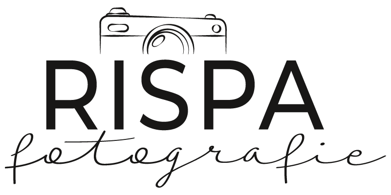 RISPA Fotografie Logo mit Kamera Symbol. Professionelle Fotos.