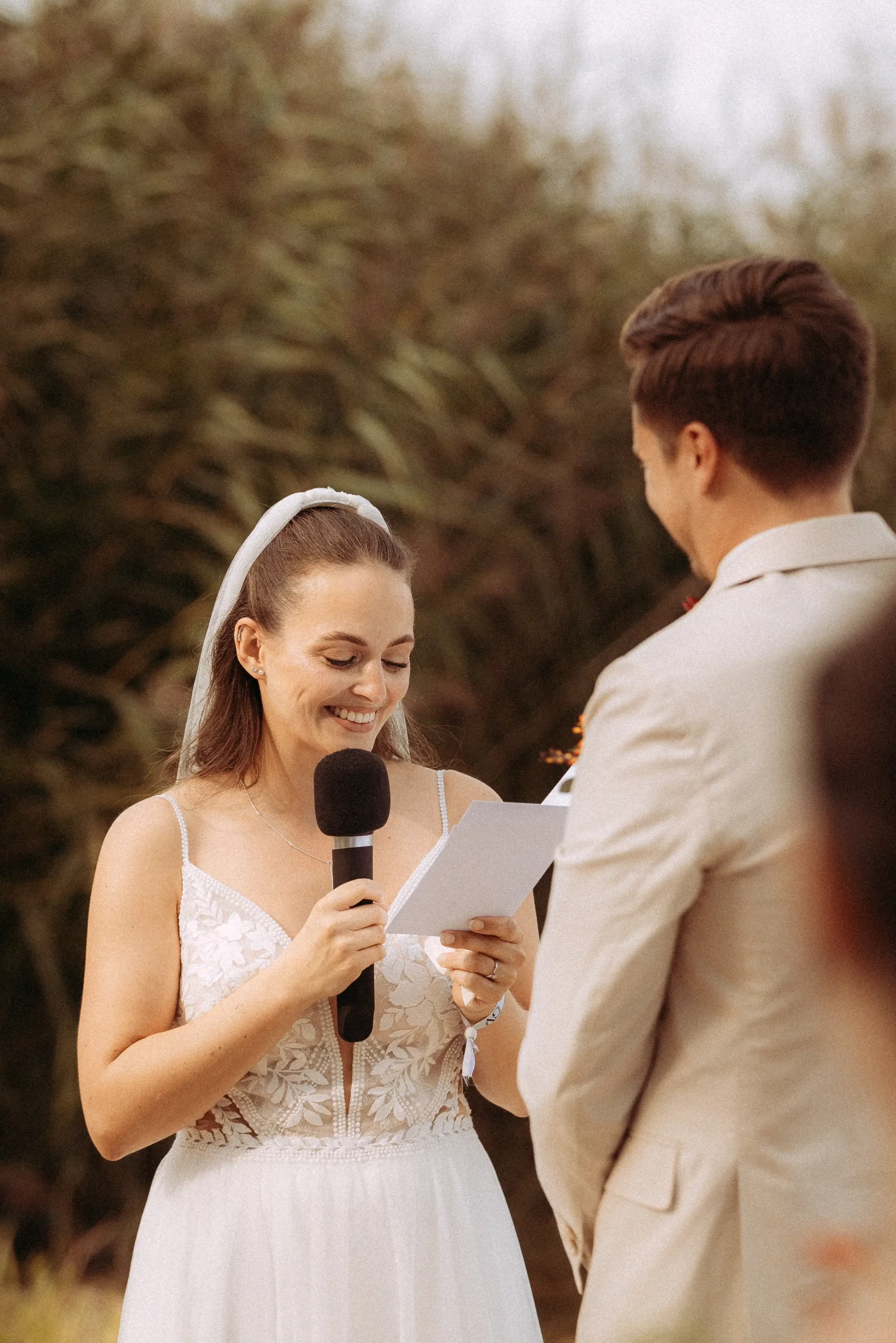 Braut hält Rede bei Hochzeit Schwerin