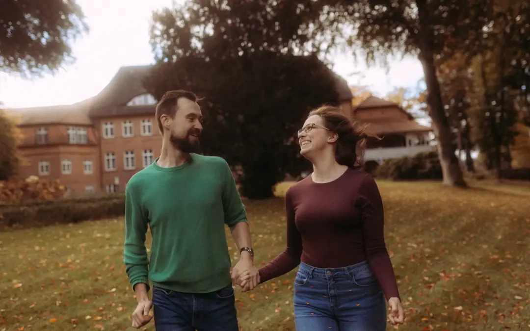 Fotoshooting im Herbst: So werden eure Fotos warm & herbstlich.